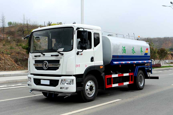 東風(fēng)12方D9灑水車(chē)