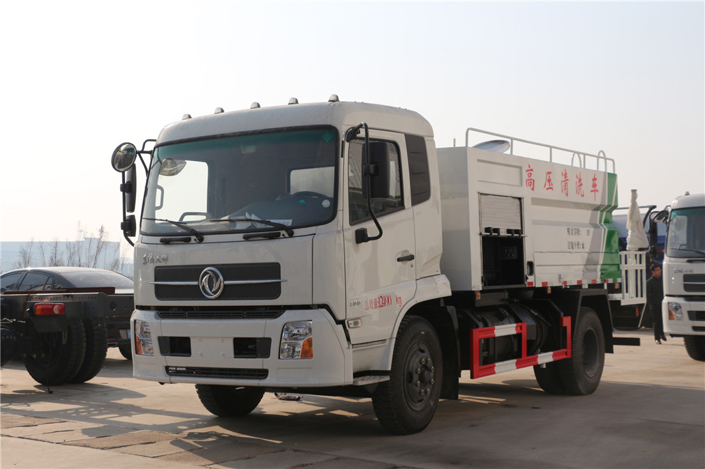 東風(fēng)天錦清洗吸污車