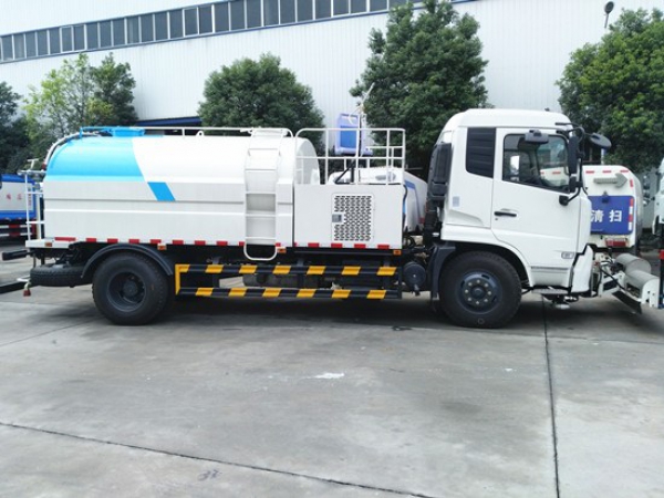 東風(fēng)天錦清洗車（8）方型清洗車