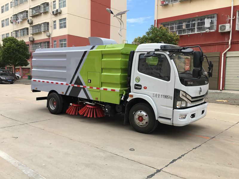 東風(fēng)多利卡掃路車